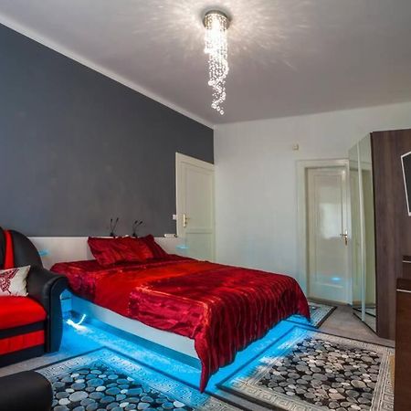 Luxury Air-Conditioned Family Apartment Spitalska Old Town Bratysława Zewnętrze zdjęcie