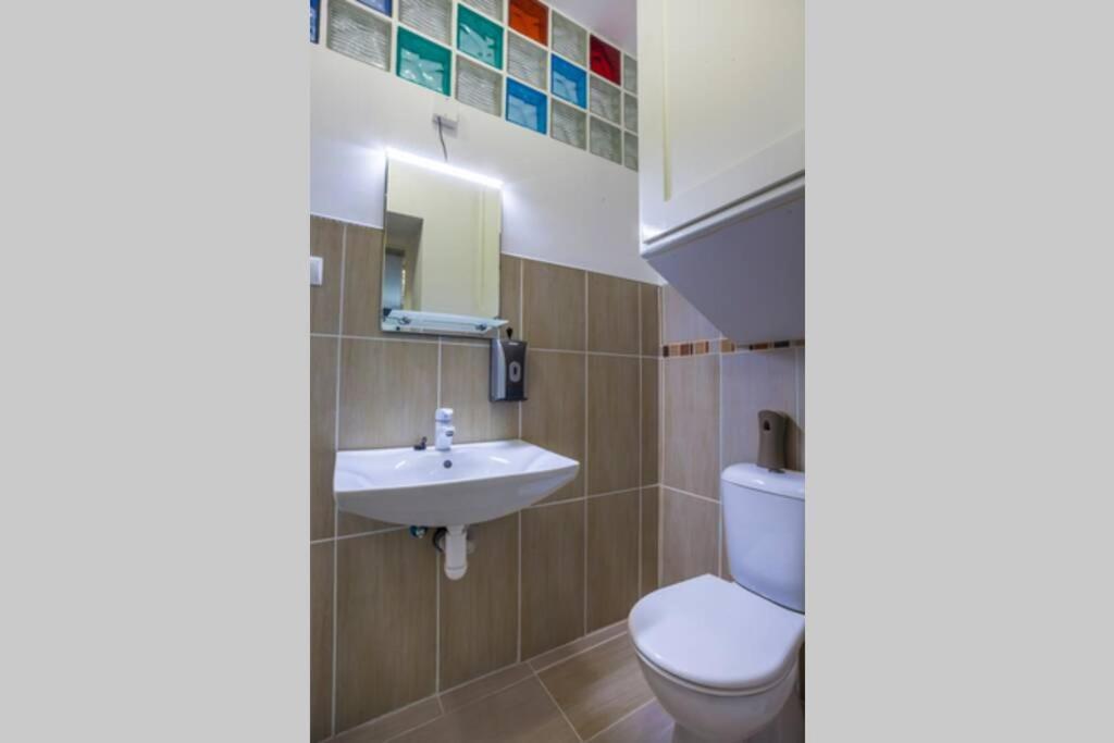 Luxury Air-Conditioned Family Apartment Spitalska Old Town Bratysława Zewnętrze zdjęcie