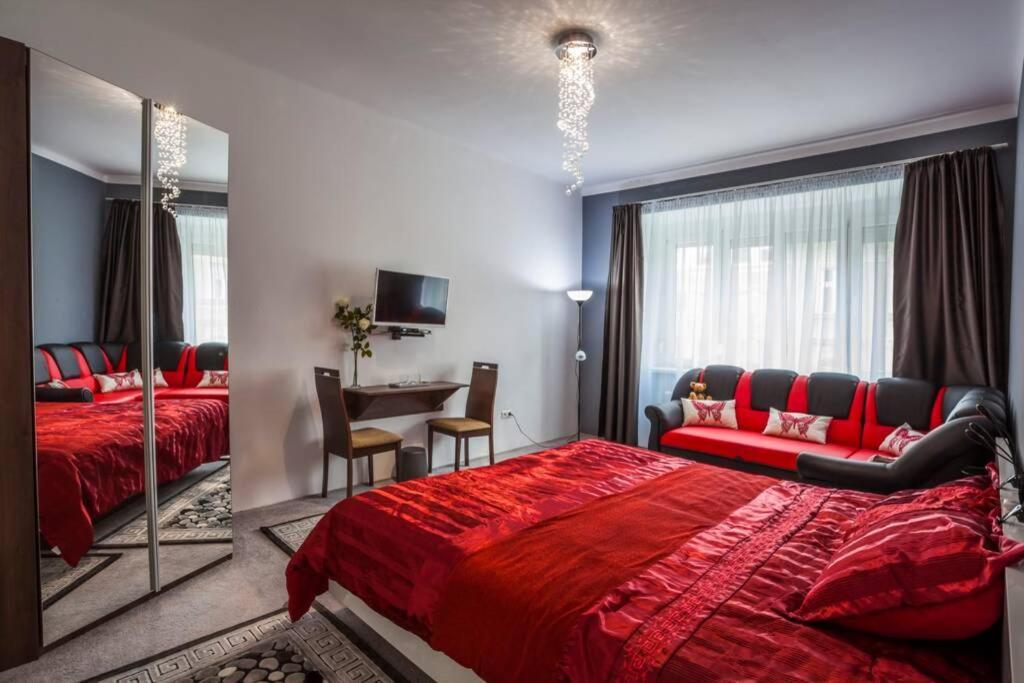 Luxury Air-Conditioned Family Apartment Spitalska Old Town Bratysława Zewnętrze zdjęcie