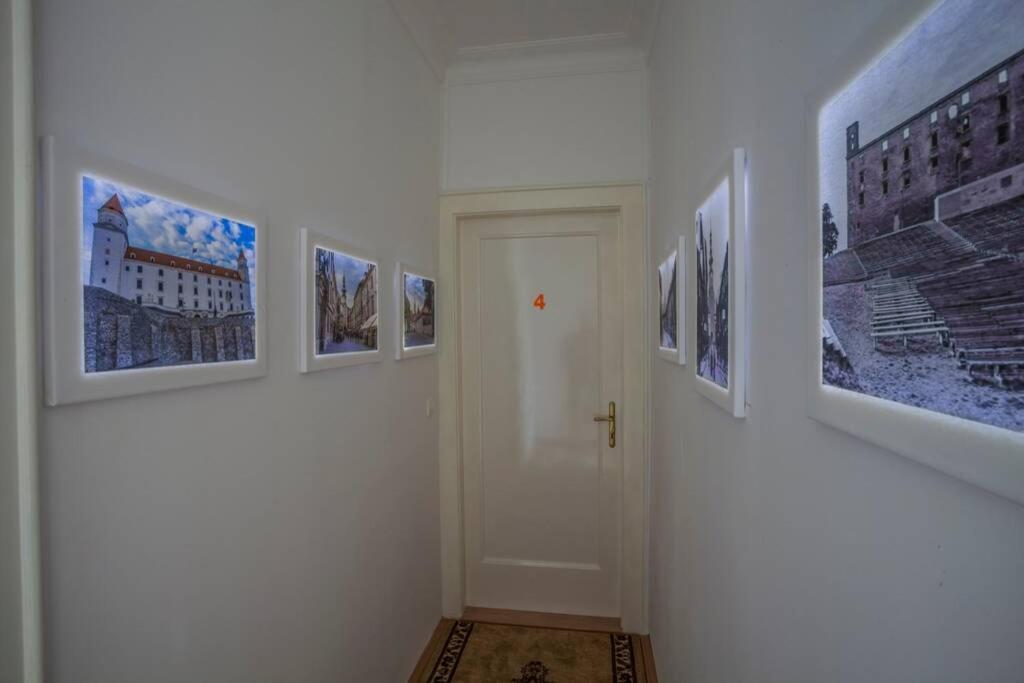 Luxury Air-Conditioned Family Apartment Spitalska Old Town Bratysława Zewnętrze zdjęcie