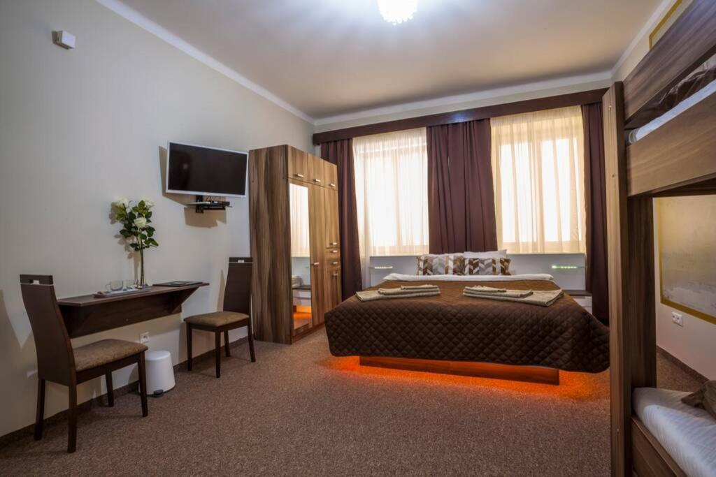 Luxury Air-Conditioned Family Apartment Spitalska Old Town Bratysława Zewnętrze zdjęcie